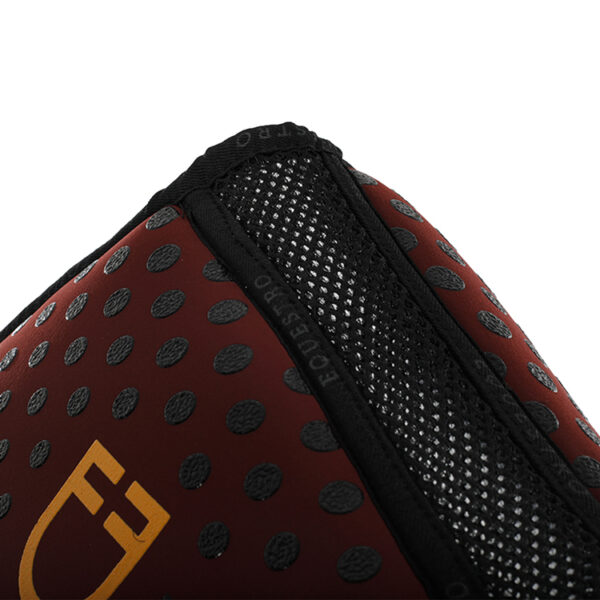 COMPENSA. EQ. IN M.FOAM CON GRIP, TESSUTO TRAFORATO SUL GAR. LOGO GIALLO