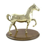TROFEO CAVALLO OTTONE BASE LEGNO