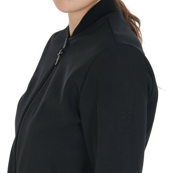 TECHNICAL WOMAN BOMBER