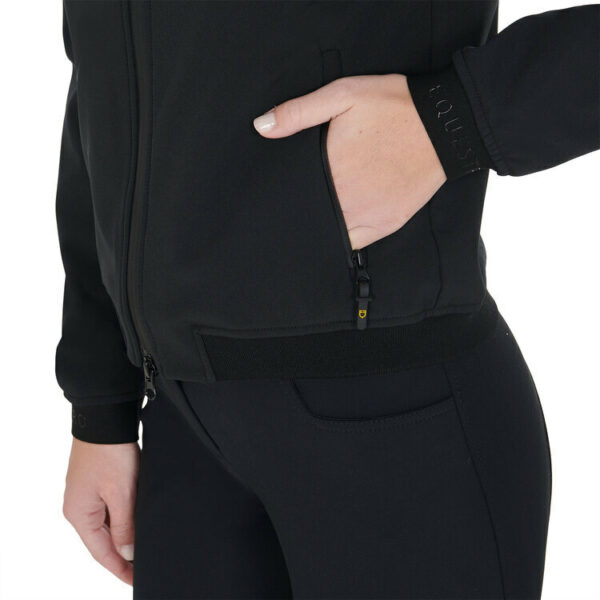 TECHNICAL WOMAN BOMBER